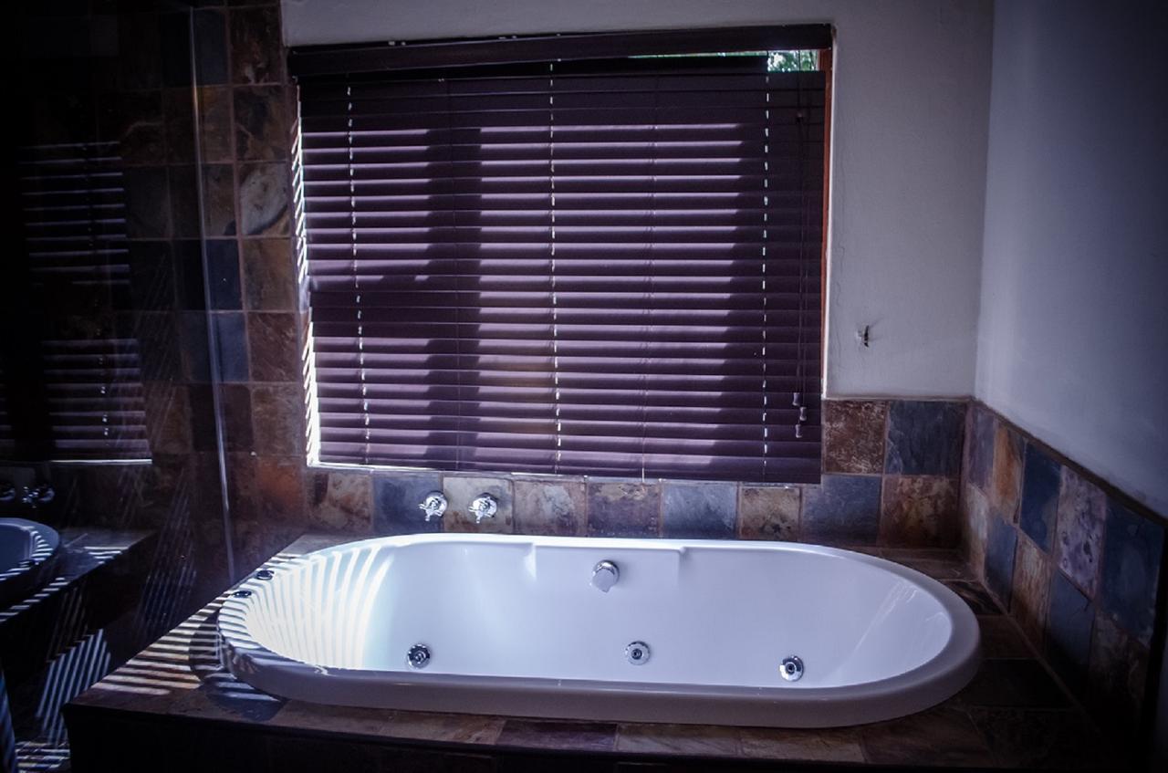 The Rivonia River Lodge Johannesburg Exteriör bild